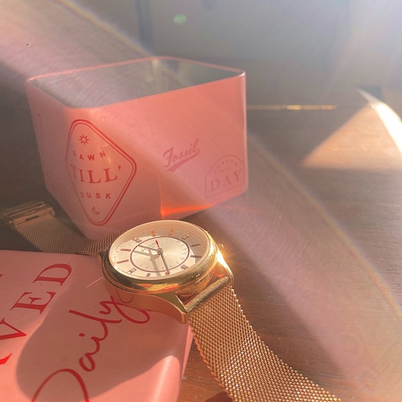 Ladies Rose Gold FOSSIL Hybrid Smart Watch ✨ - Picture 2 of 11